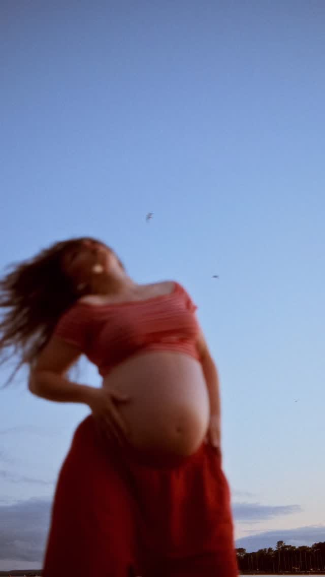 Post 2 by Julie Ollivier on Instagram (video)