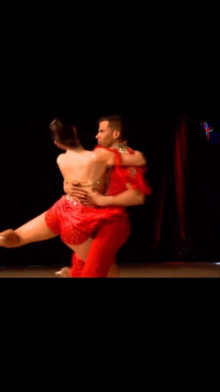 Post 9 by Miléna Dmp Dancer on Instagram (video)