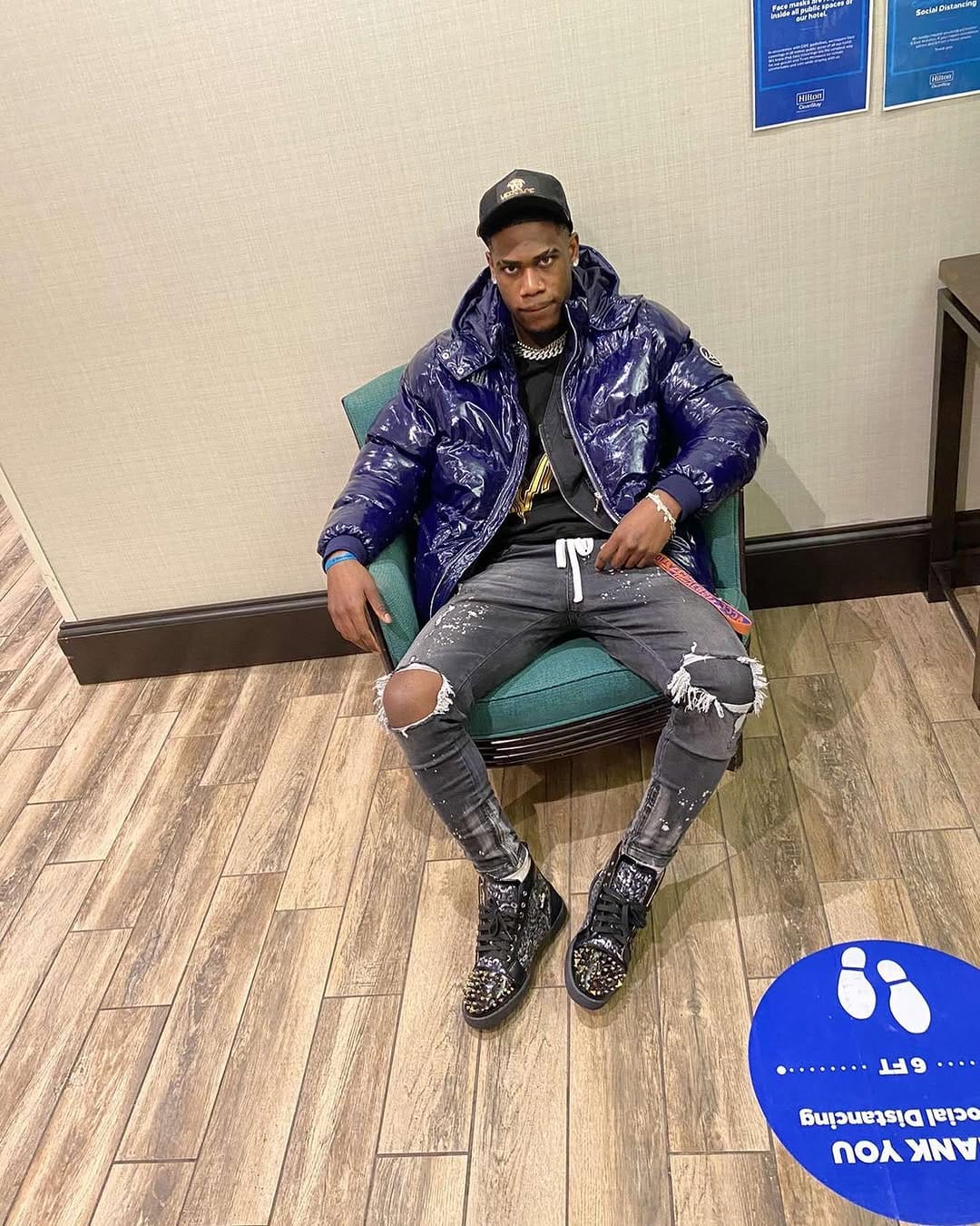 Post 10 by jaay .. 🕴🏾2¡raw on Instagram (carousel)