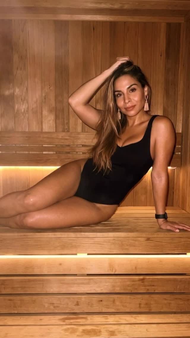 Post 9 by Annie Lori  🧠 🩺💉🏋️⚽🏝 on Instagram (video)