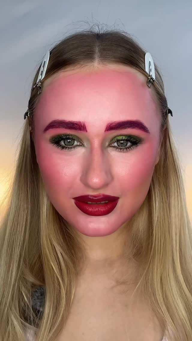 Post 4 by Natalia Mencel on Instagram (video)