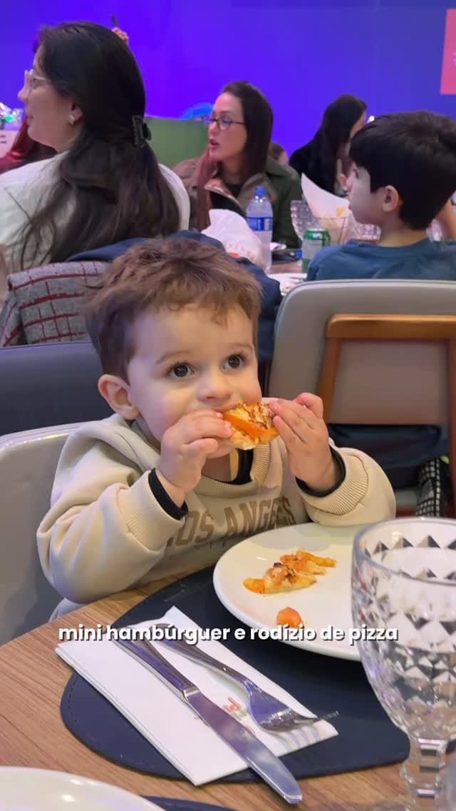 Post 7 by Paula Caroline on Instagram (video)