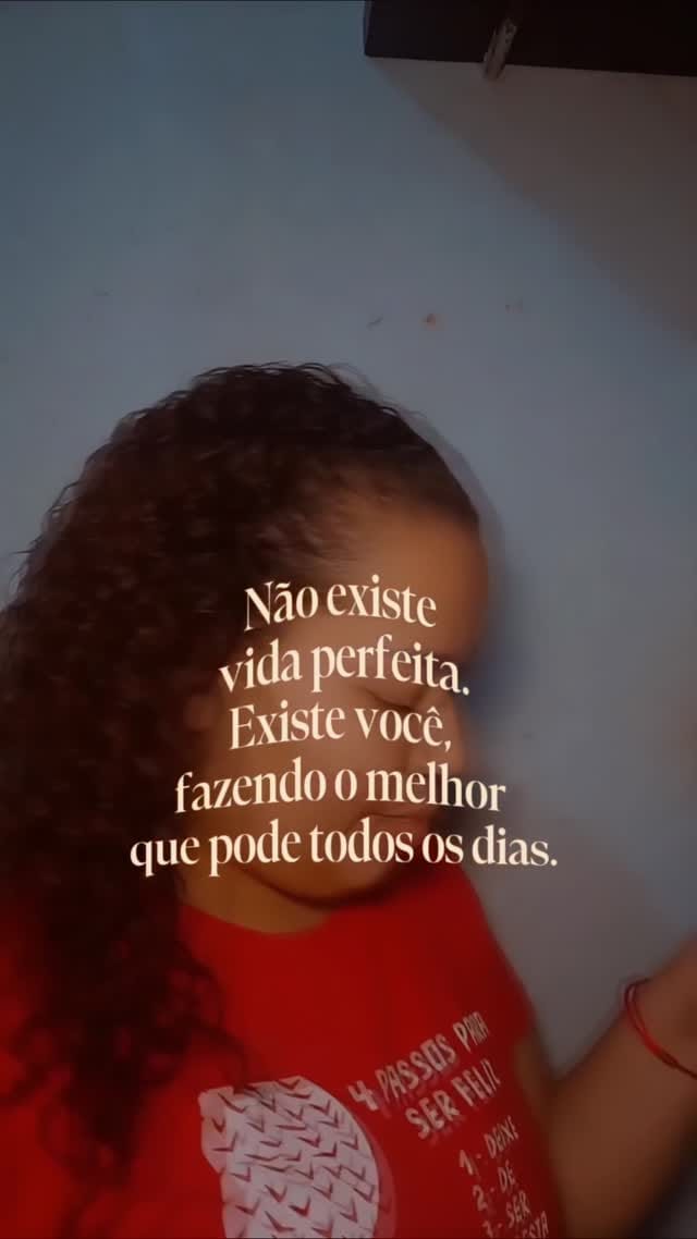Post 2 by Dandara Silva /Cachos on Instagram (video)