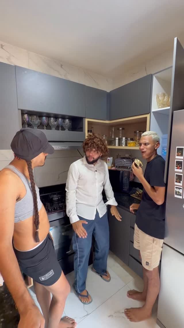 Post 1 by Pobretion VETIN on Instagram (video)