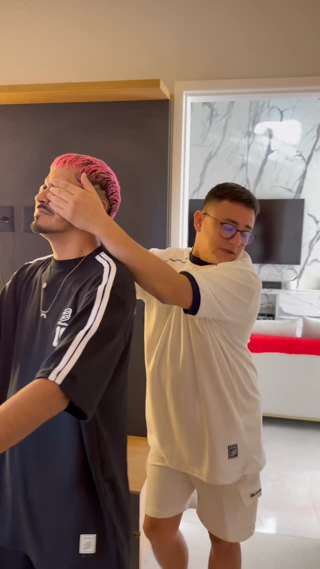 Post 8 by Pobretion VETIN on Instagram (video)