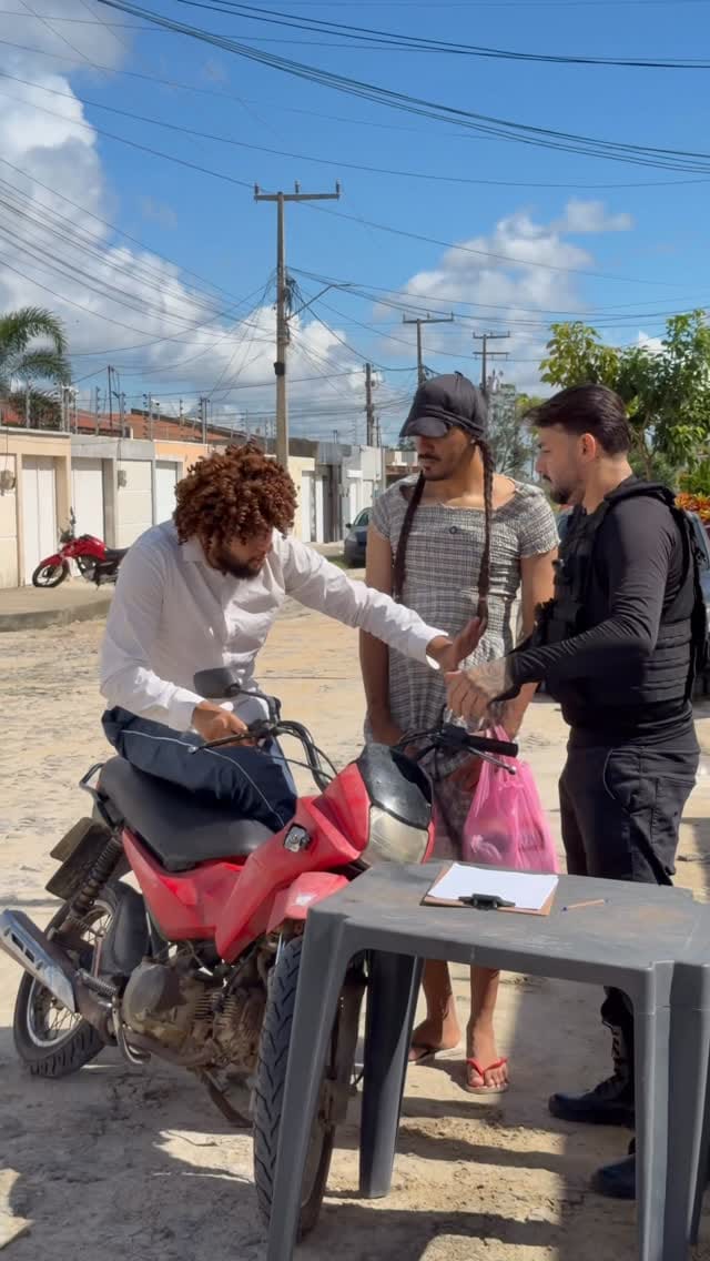 Post 2 by Pobretion VETIN on Instagram (video)