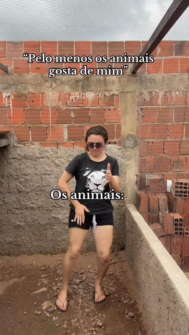 Post 6 by Larissa Rodrigues on Instagram (video)