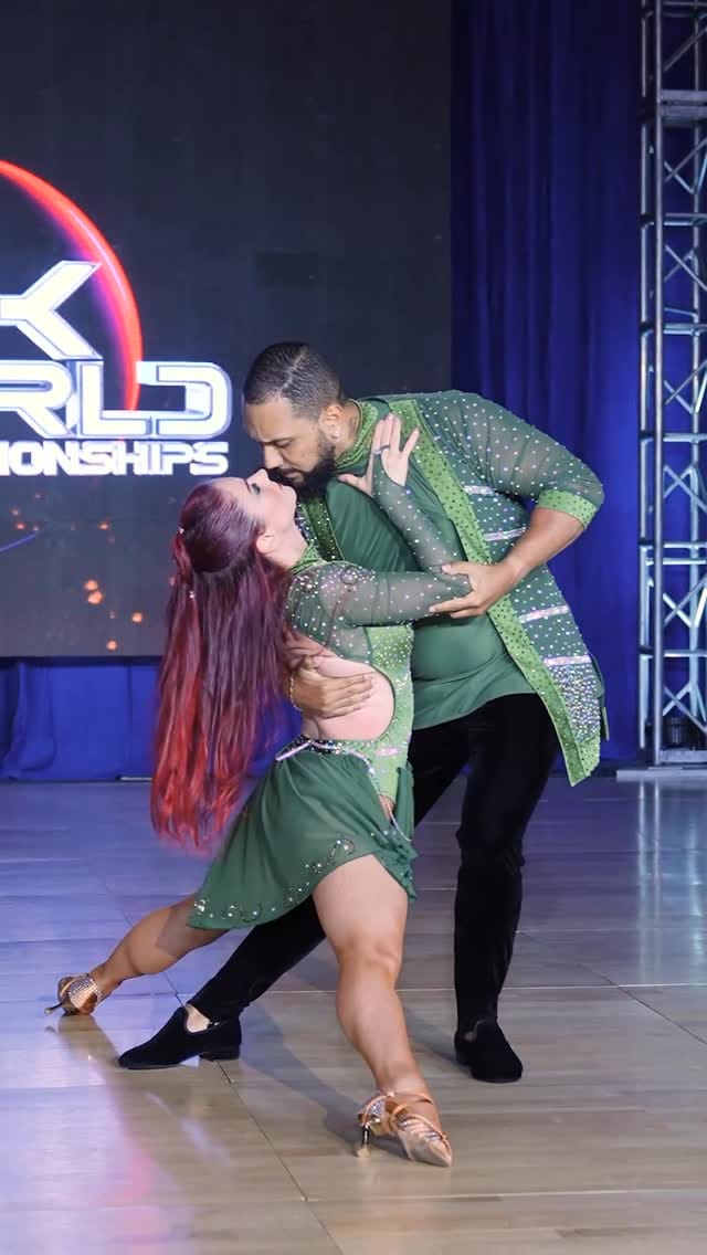 Post 8 by Kadu Pires and Larissa Thayane on Instagram (video)