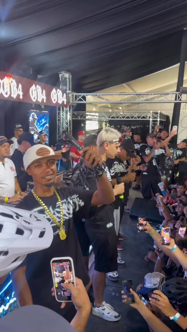 Post 3 by Gabriel Sena on Instagram (video)