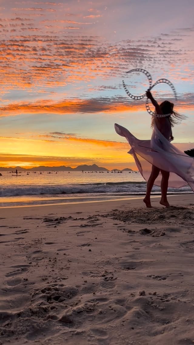 Post 3 by Fabi Jung on Instagram (video)