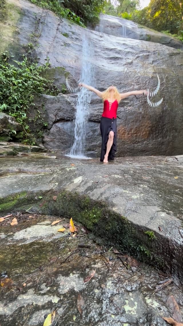 Post 5 by Fabi Jung on Instagram (video)