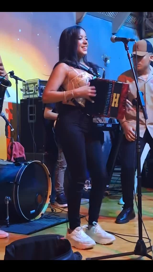 Post 10 by Jomar López Cruz 🎶✍🏼 on Instagram (video)