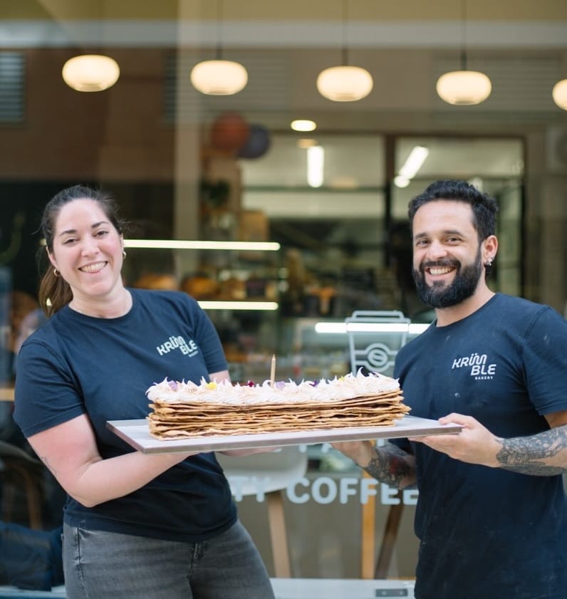Post 1 by Krümble Bakery 🍰| Pastelería y café take away on Instagram (carousel)