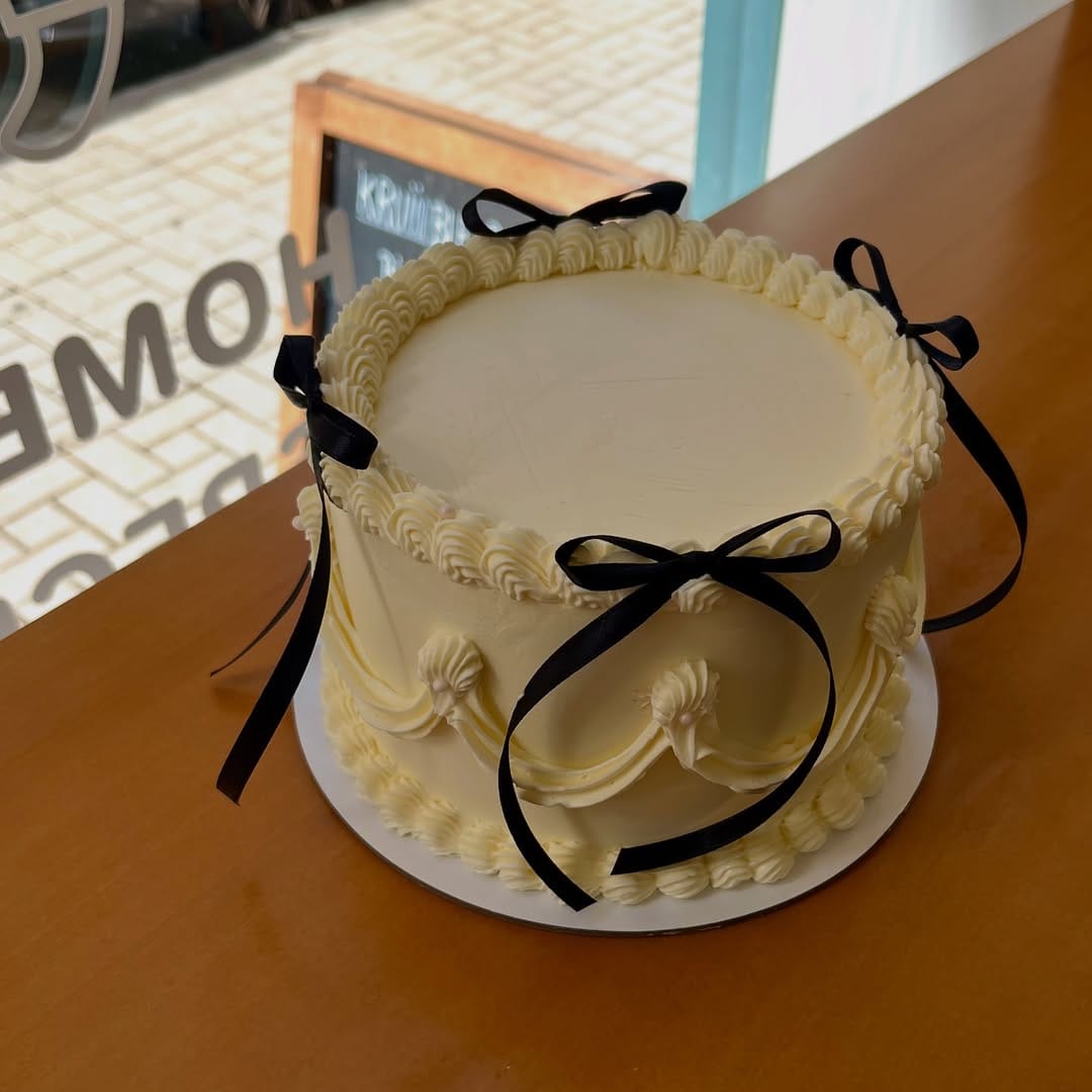 Post 3 by Krümble Bakery 🍰| Pastelería y café take away on Instagram (image)