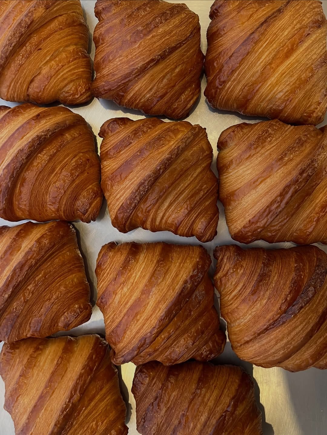 Post 5 by Krümble Bakery 🍰| Pastelería y café take away on Instagram (carousel)