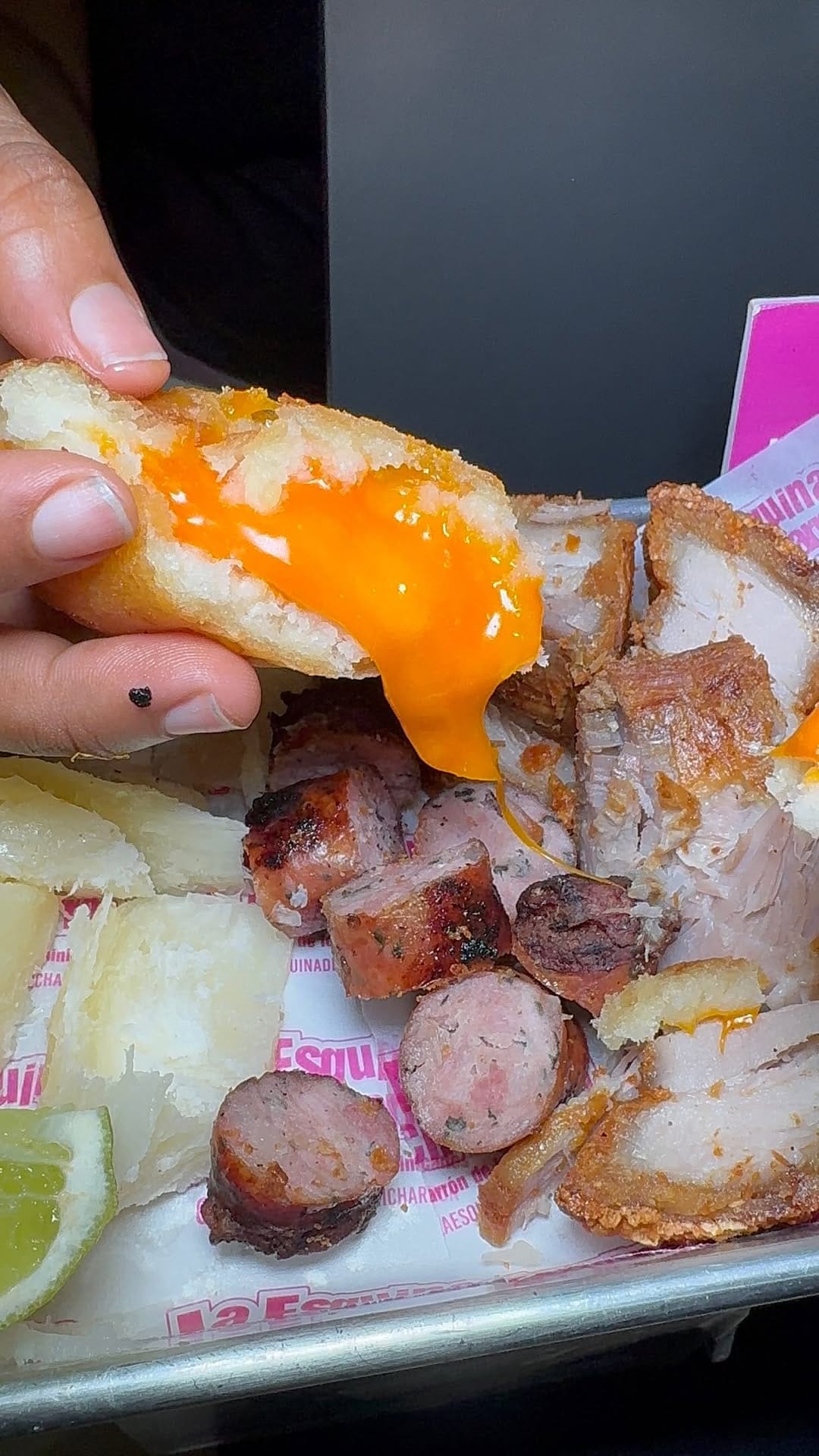 Post 8 by La Esquina Del Chicharrón 🇩🇴 on Instagram (video)