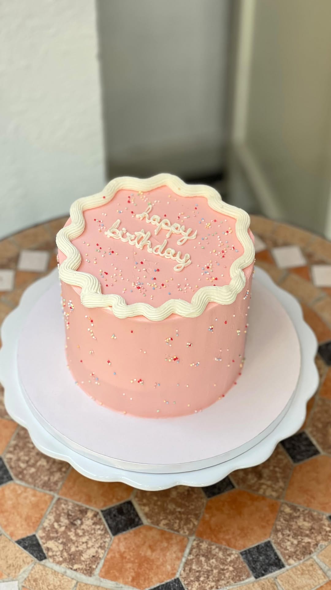 Post 8 by Pasteles personalizados Barcelona Cakes on Instagram (video)