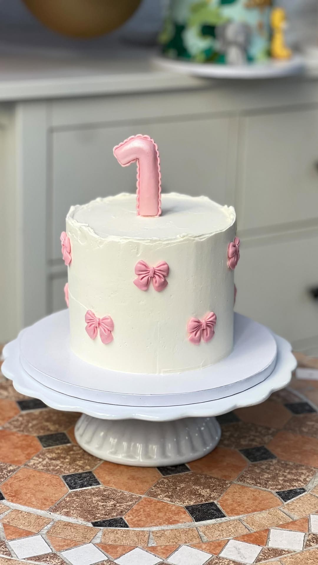 Post 9 by Pasteles personalizados Barcelona Cakes on Instagram (video)