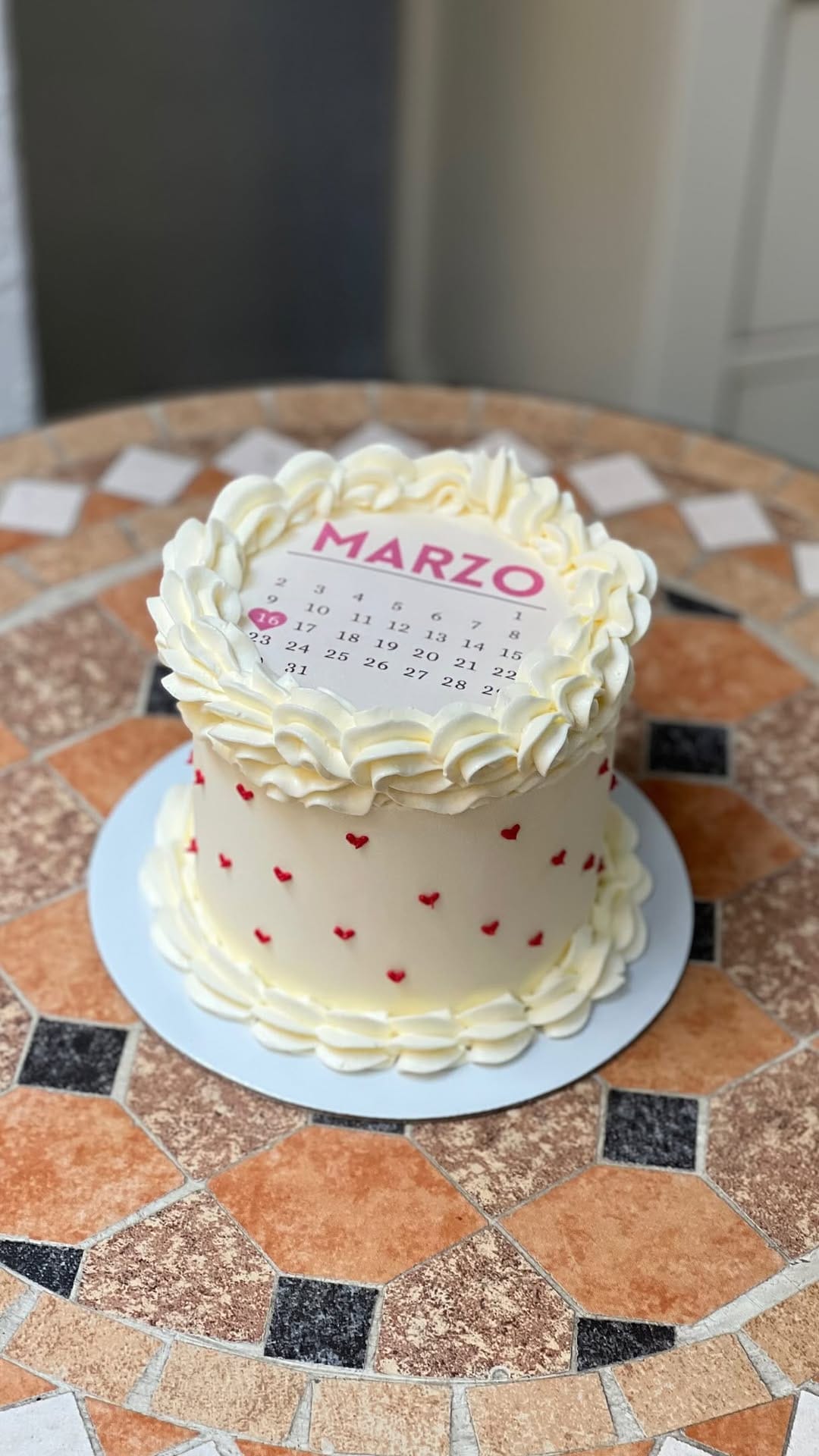 Post 1 by Pasteles personalizados Barcelona Cakes on Instagram (video)