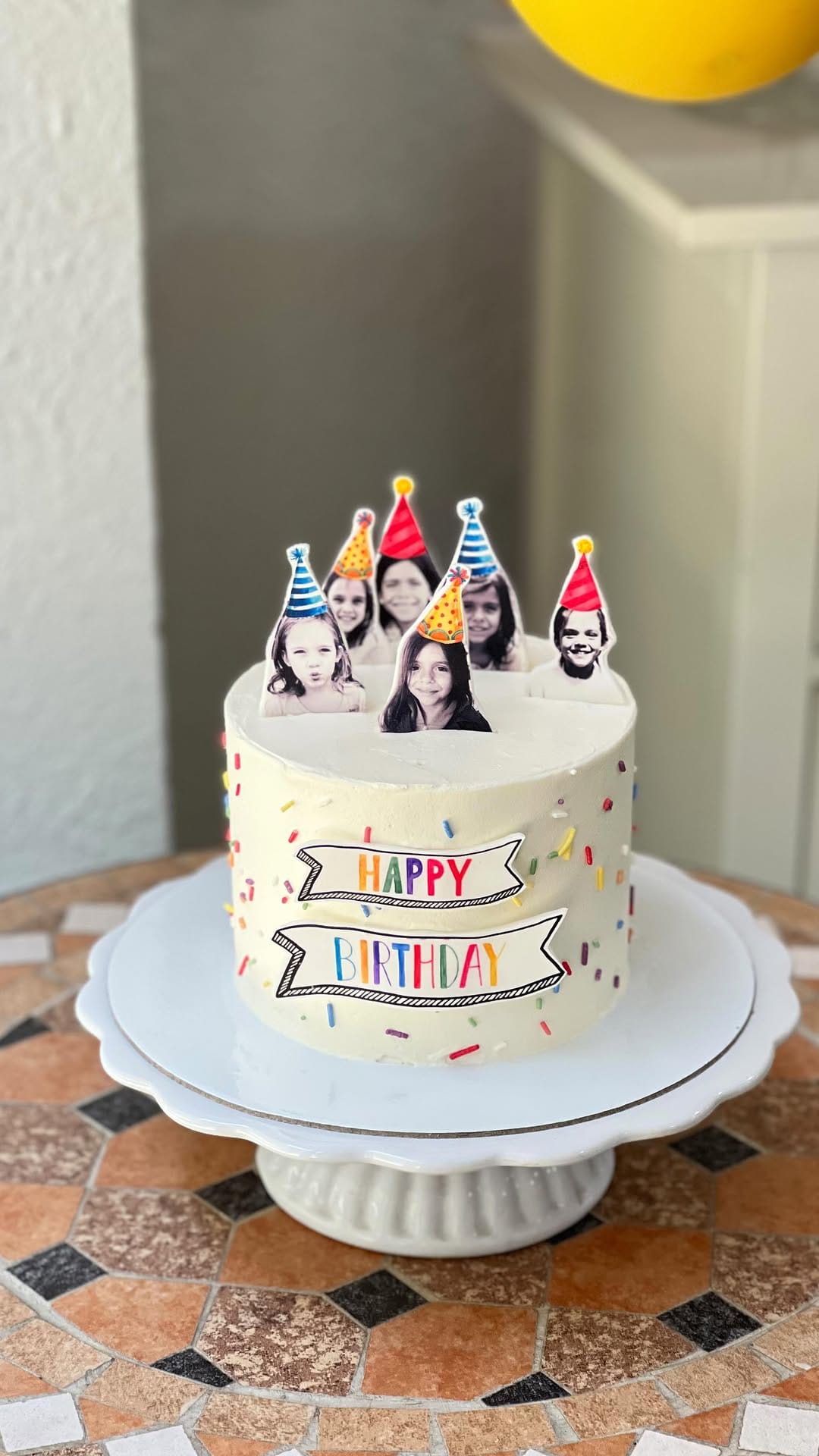 Post 5 by Pasteles personalizados Barcelona Cakes on Instagram (video)