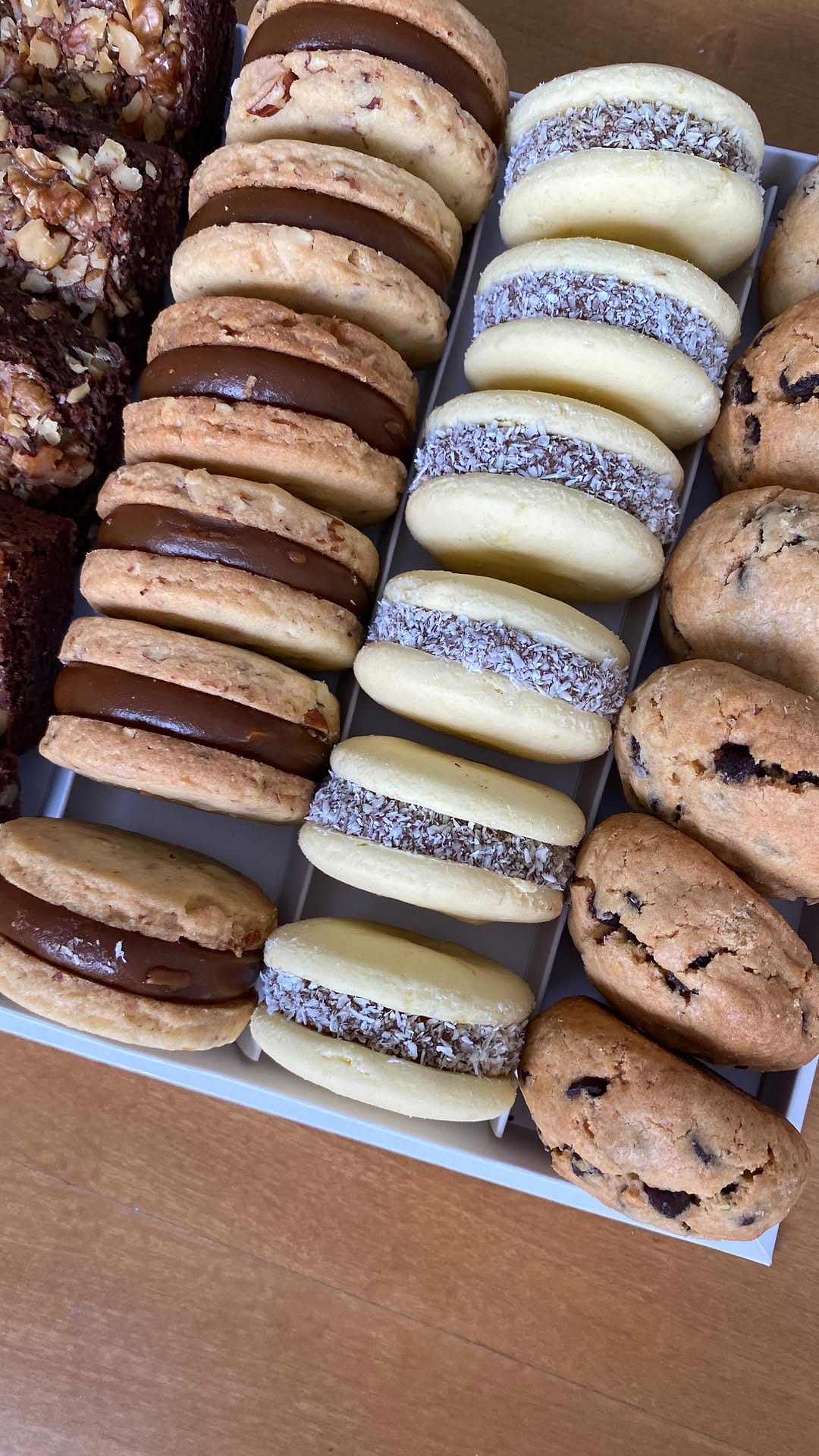 Post 1 by Ro Allende Cakes on Instagram (video)