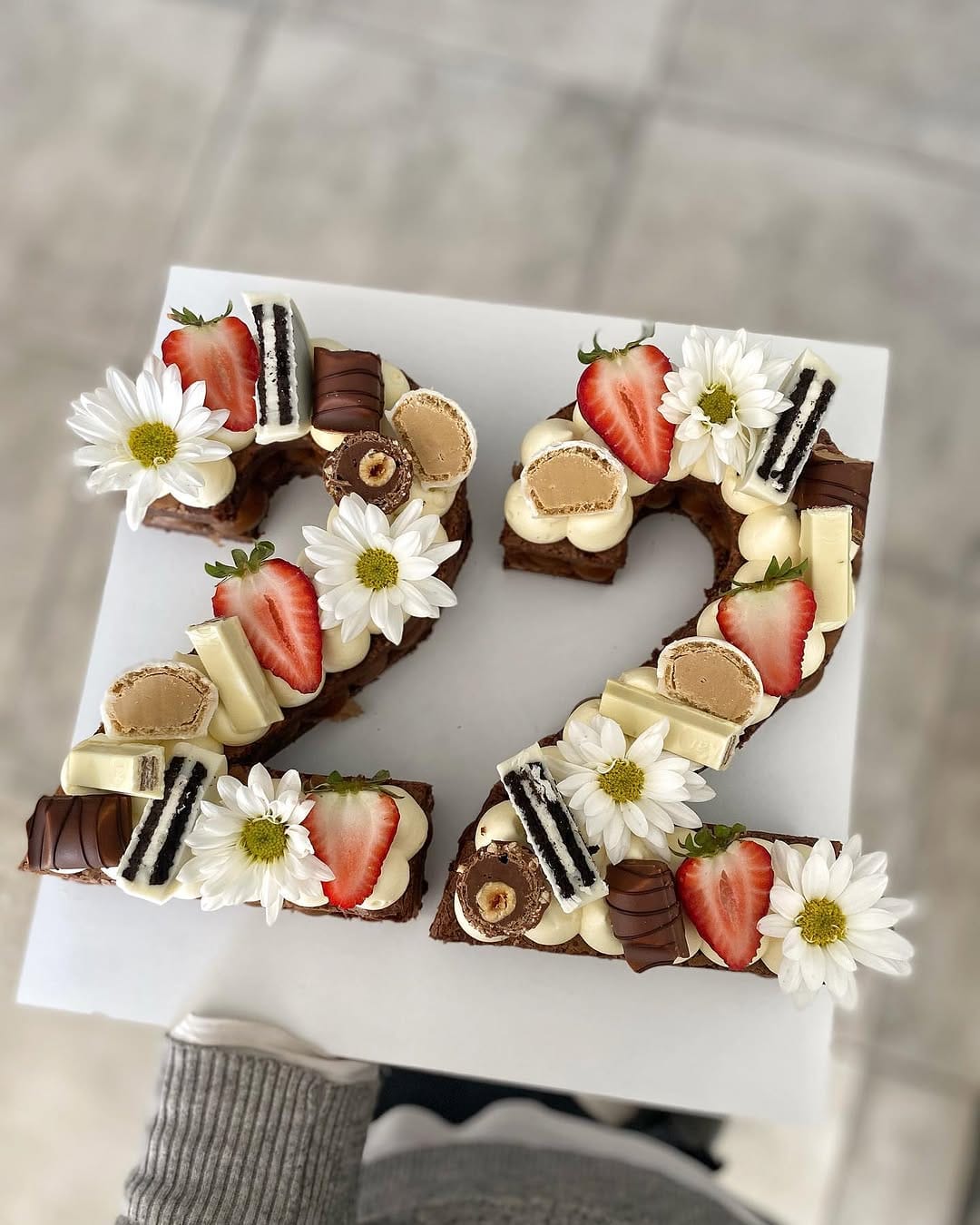 Post 4 by Ro Allende Cakes on Instagram (image)