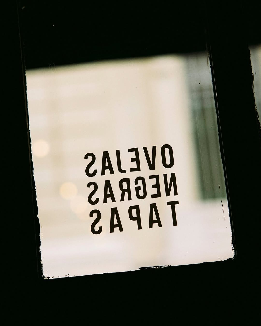 Post 6 by - O V E J A S    N E G R A S - on Instagram (image)