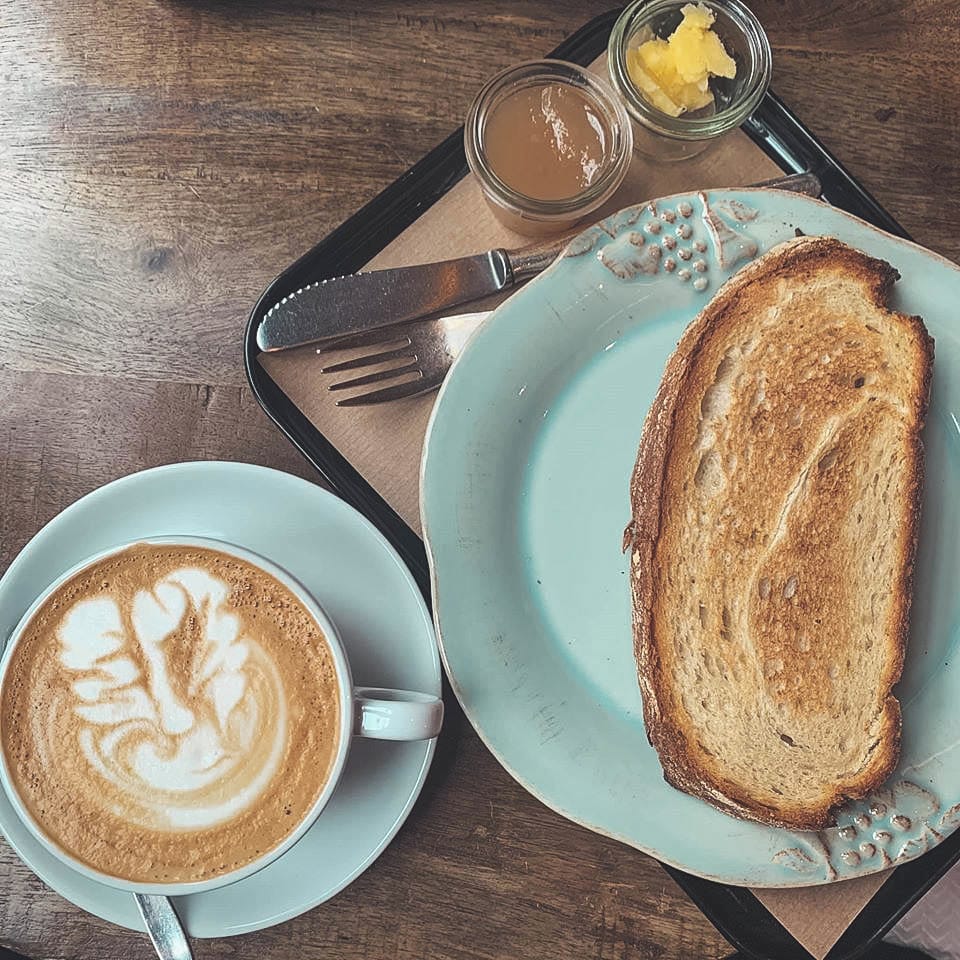 Post 5 by Café del Art (cuenta oficial) on Instagram (image)