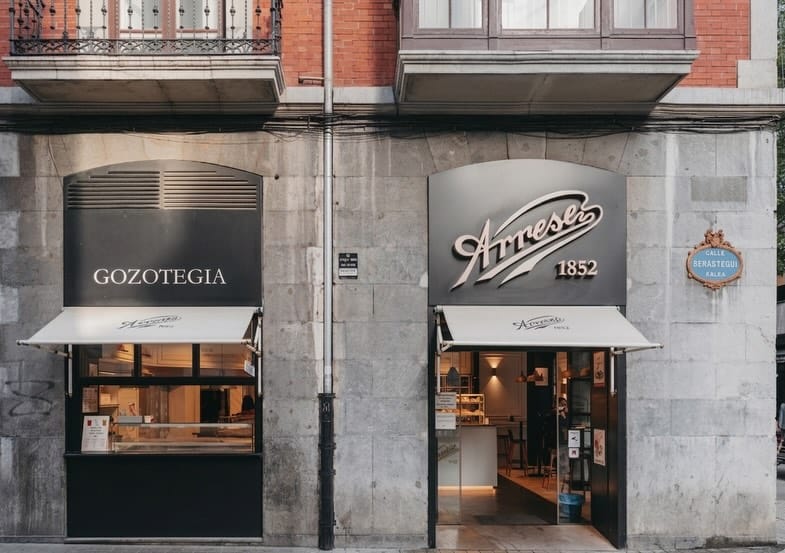 Post 1 by Pastelería Arrese Gozotegia on Instagram (carousel)
