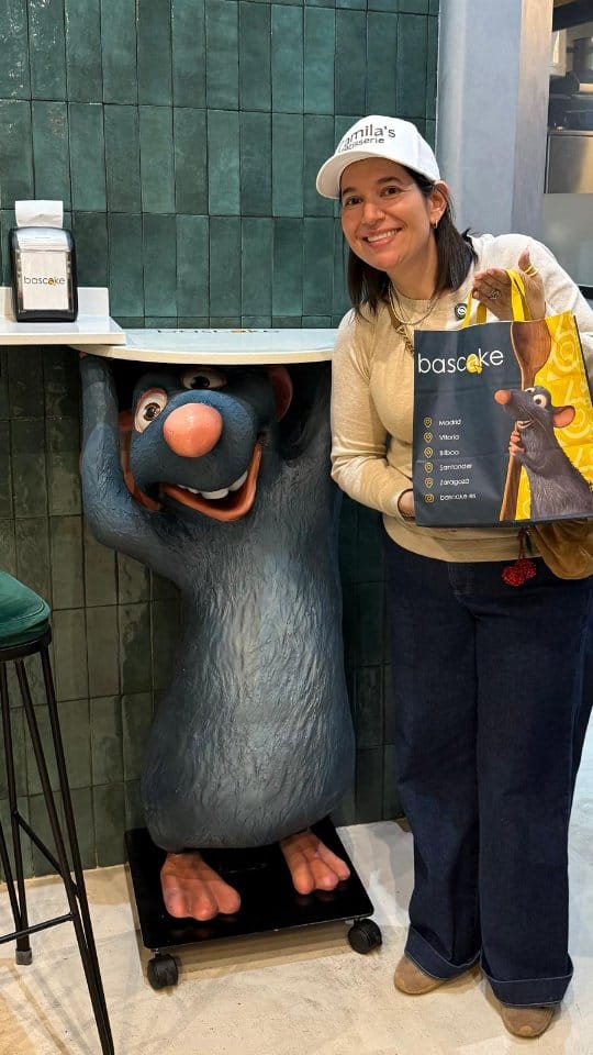 Post 3 by Claudia Aponte on Instagram (video)