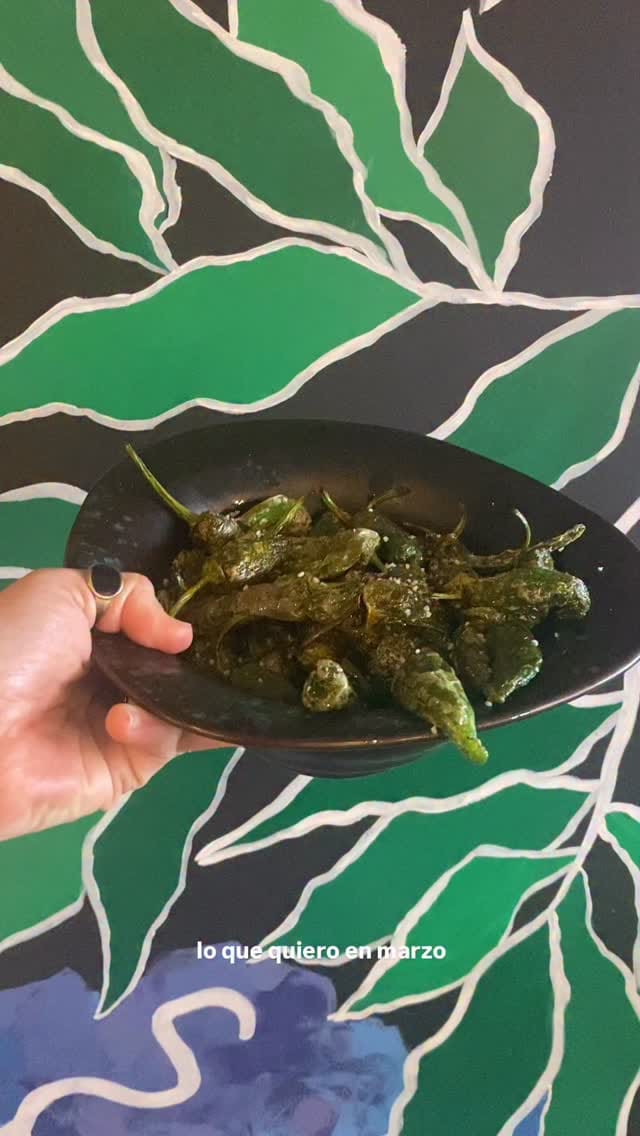 Post 5 by La Tapadera - Hacemos tortilla :)))))) on Instagram (video)