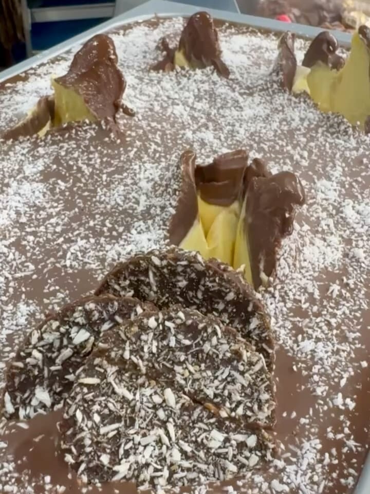 Post 4 by Heladería Cocoa🐧 CHICLANA on Instagram (carousel)