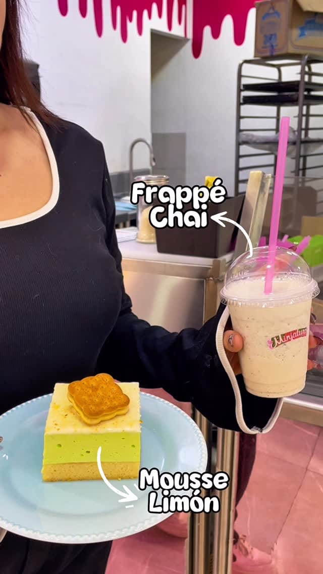 Post 6 by Pastelería La Miniatura on Instagram (video)