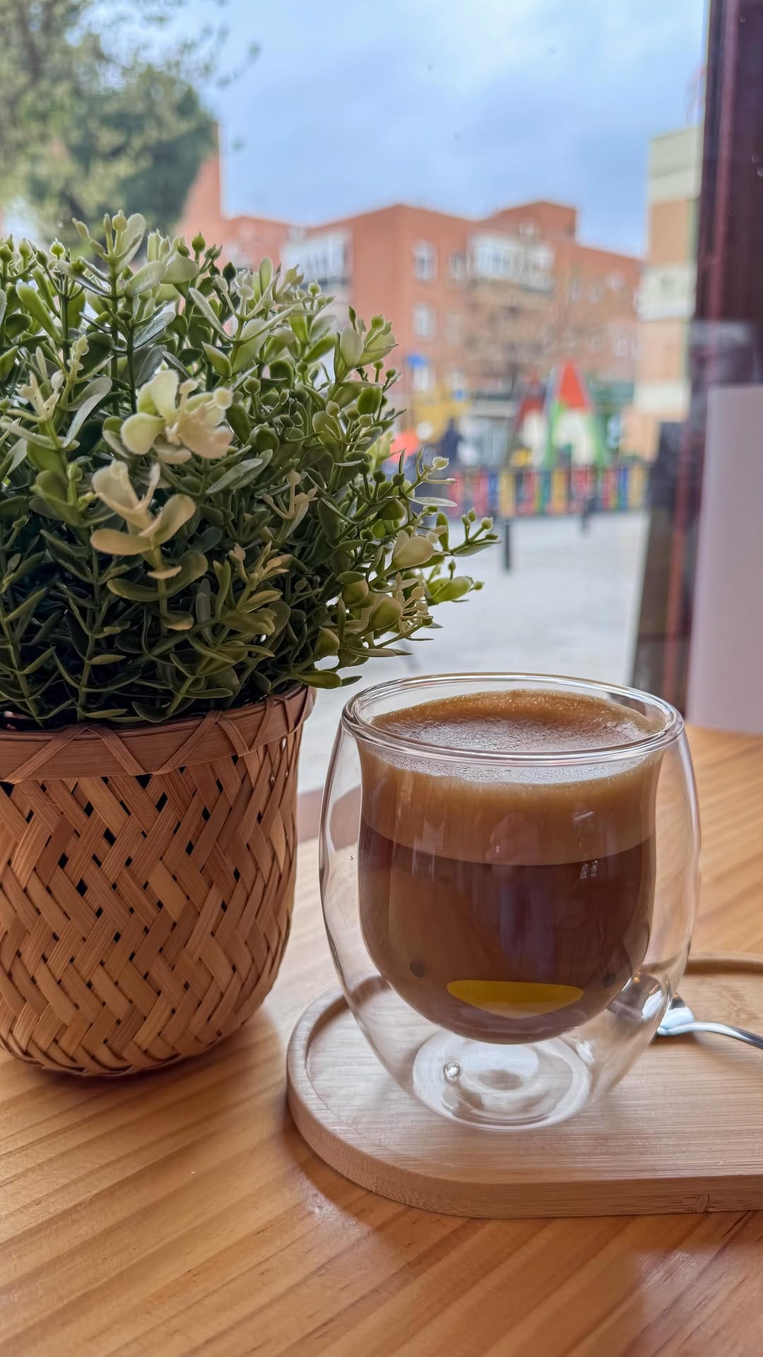 Post 7 by Amore Café Brunch Madrid on Instagram (video)
