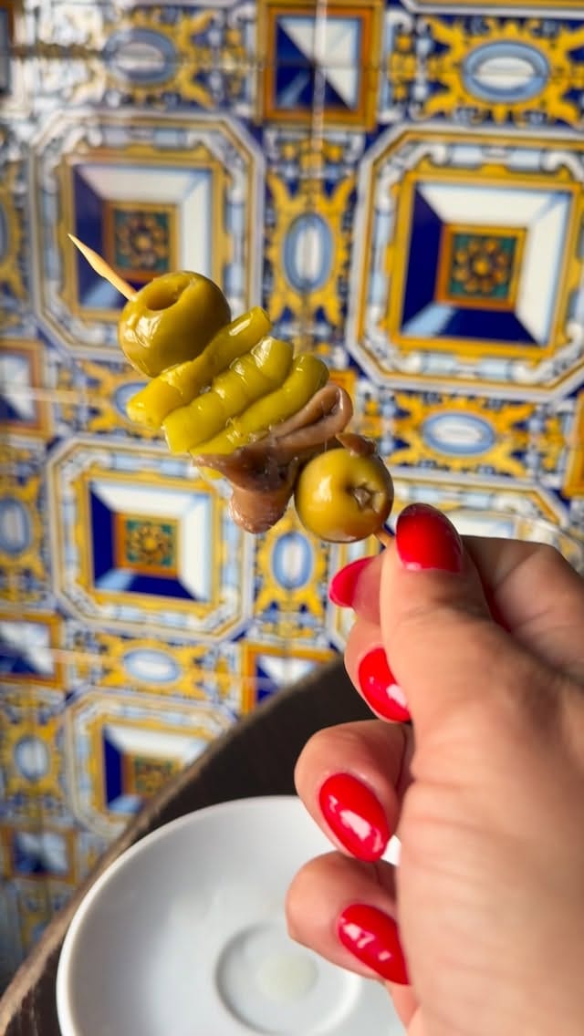 Post 1 by Bodega de la Ardosa - Malasaña on Instagram (video)