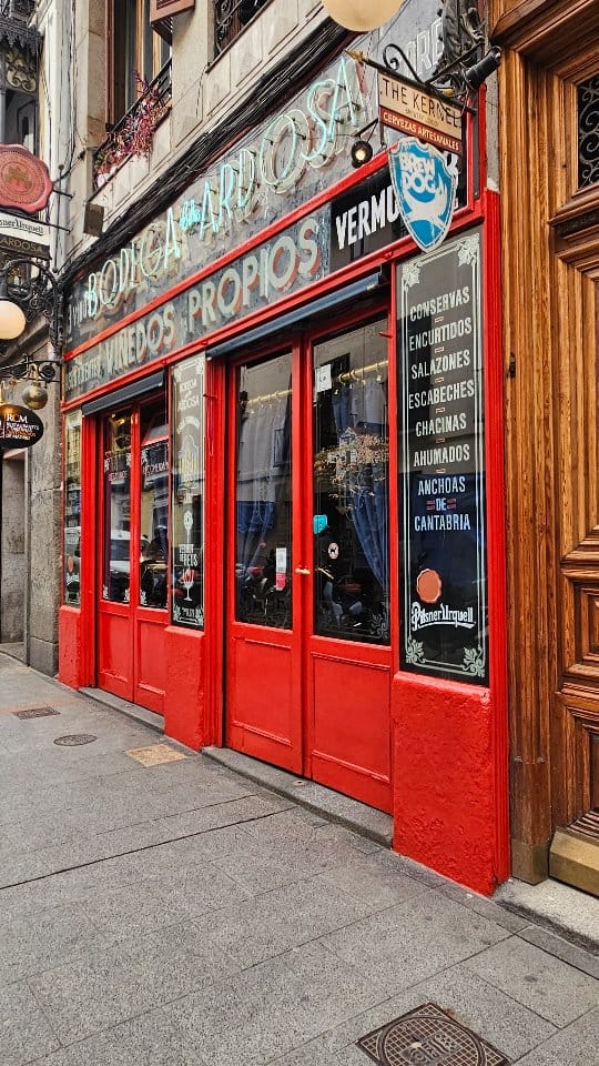 Post 7 by Bodega de la Ardosa - Malasaña on Instagram (video)