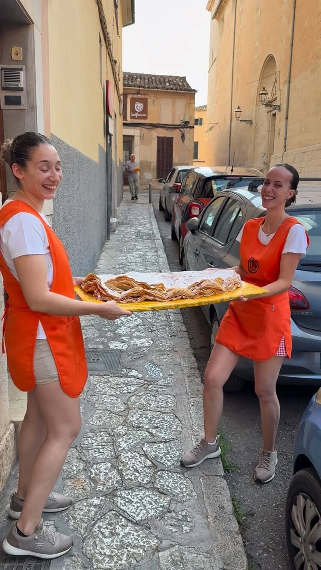 Post 2 by Forn Sant Francesc/ Mallorca on Instagram (video)