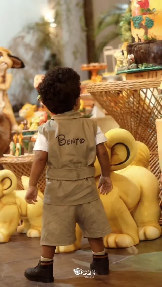 Post 5 by Madja Sotero Confeitaria on Instagram (video)