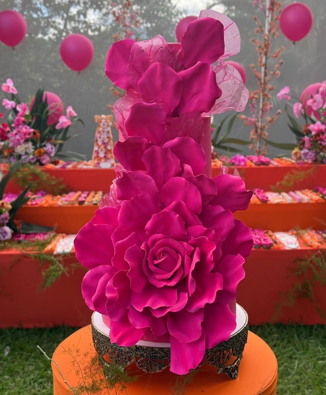 Post 8 by Madja Sotero Confeitaria on Instagram (carousel)