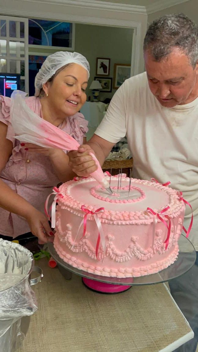 Post 9 by Madja Sotero Confeitaria on Instagram (video)