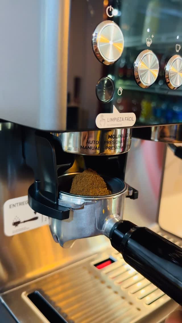 Post 6 by ChoriBurger & Drinks Ocaña on Instagram (video)