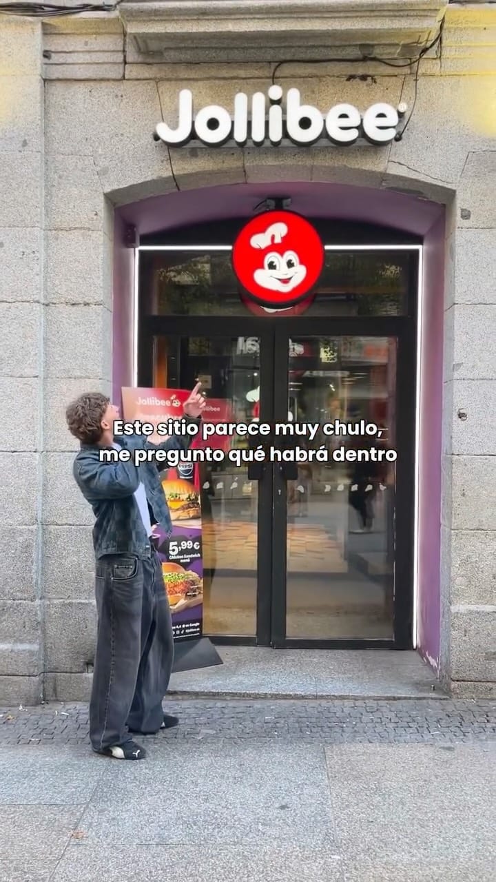 Post 2 by Jollibee España on Instagram (video)