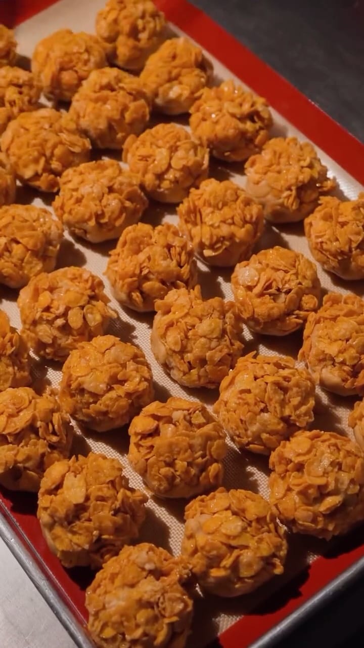 Post 3 by Braun Cookies on Instagram (video)