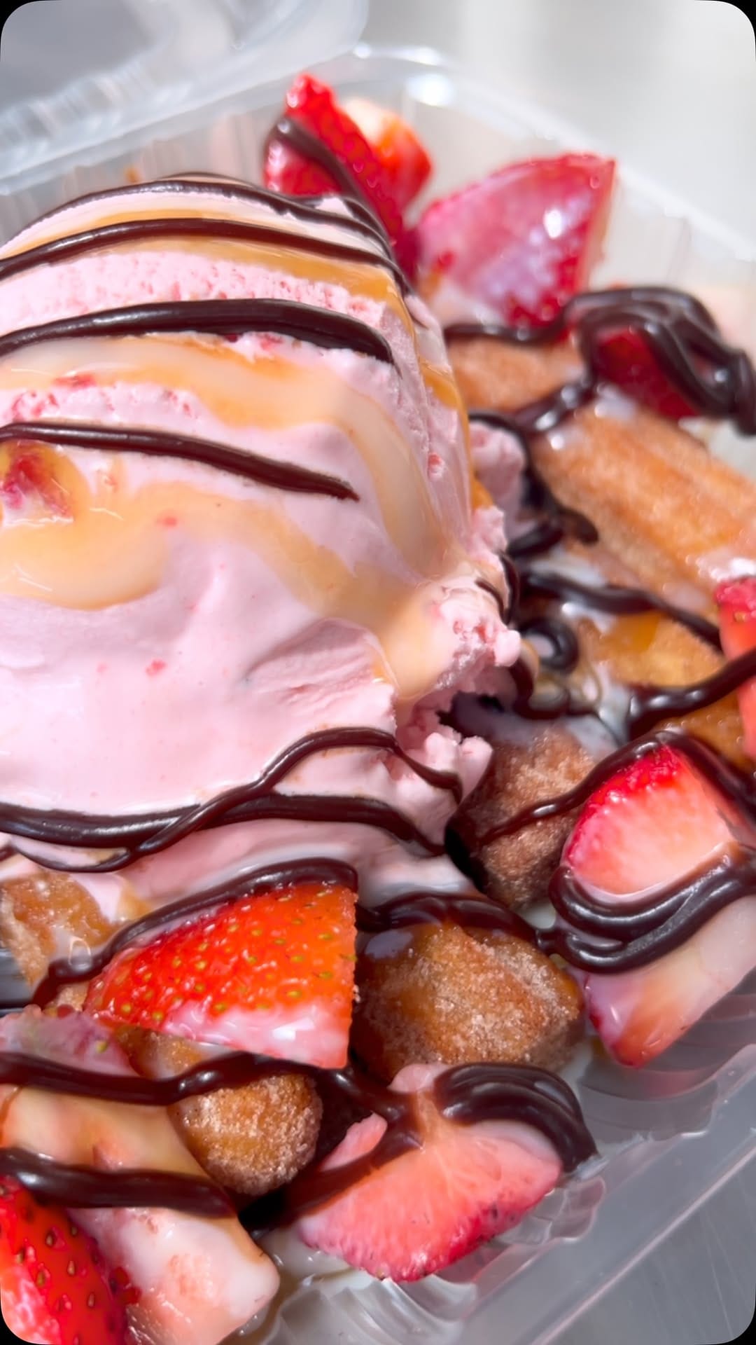 Post 8 by SWEETS&SUGARS Roseville on Instagram (video)