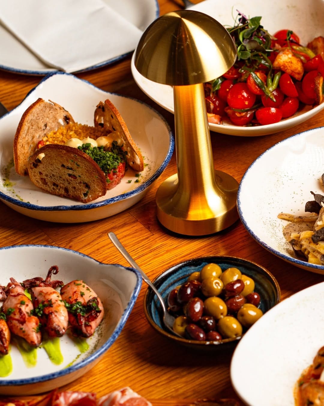 Post 6 by 20° RESTOBAR on Instagram (carousel)