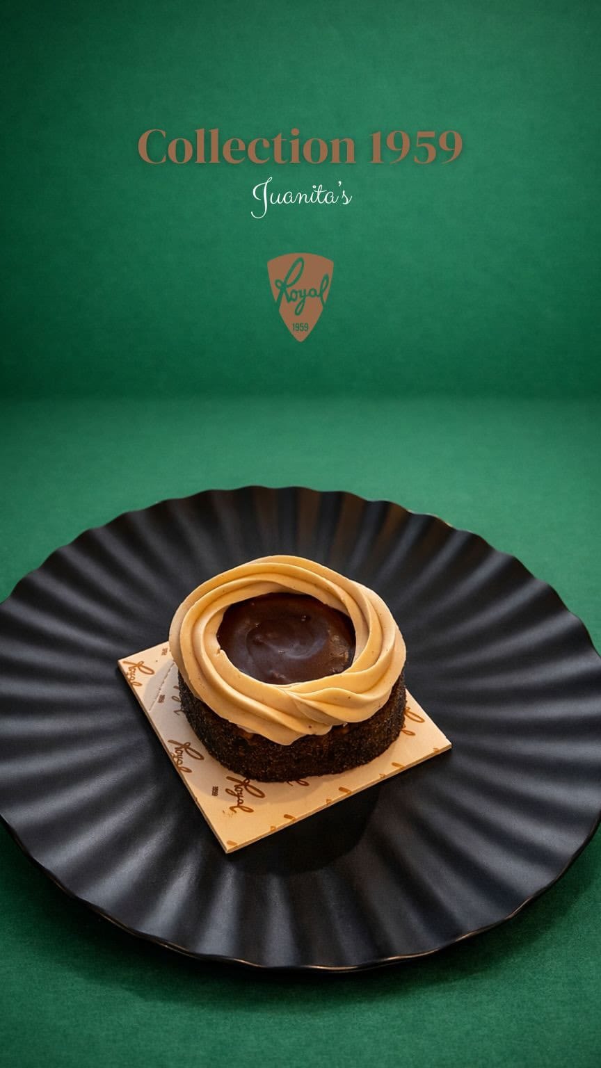 Post 6 by Pasteleria Royal on Instagram (video)
