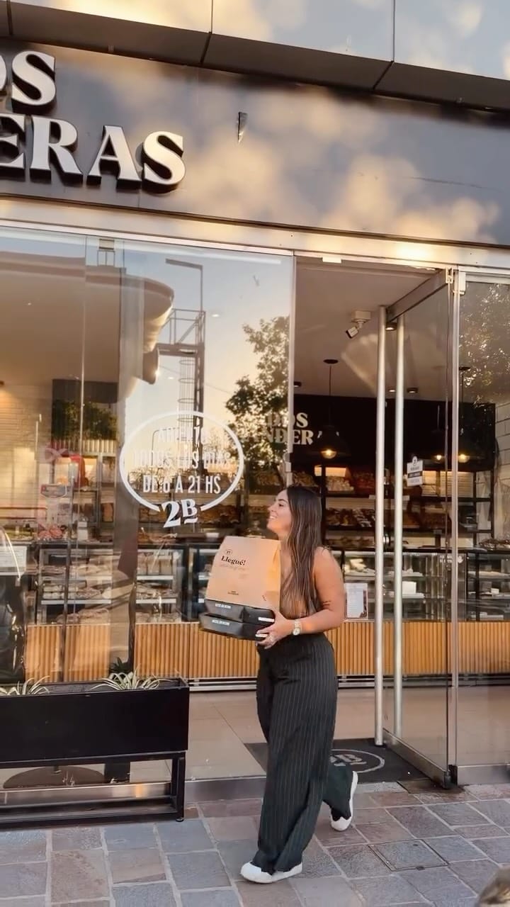 Post 4 by Panaderías Dos Banderas on Instagram (video)