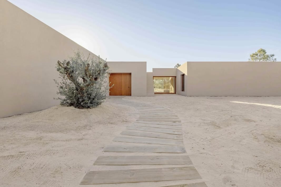 Post 9 by MARTIN’S REALTY PORTUGAL 🇵🇹 on Instagram (carousel)
