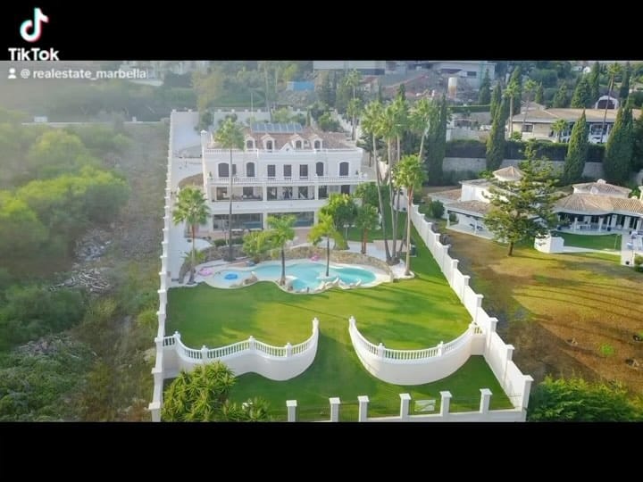Post 3 by OUT OF THE BOX MEDIA on Instagram (video)