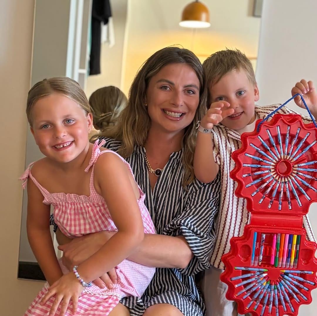Post 1 by Lizzie Perrins on Instagram (carousel)